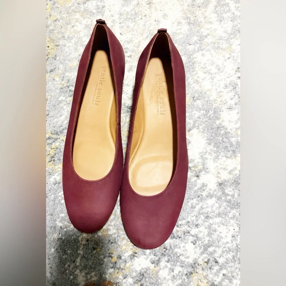 Gentle Souls Women's Maroon Loafers like new